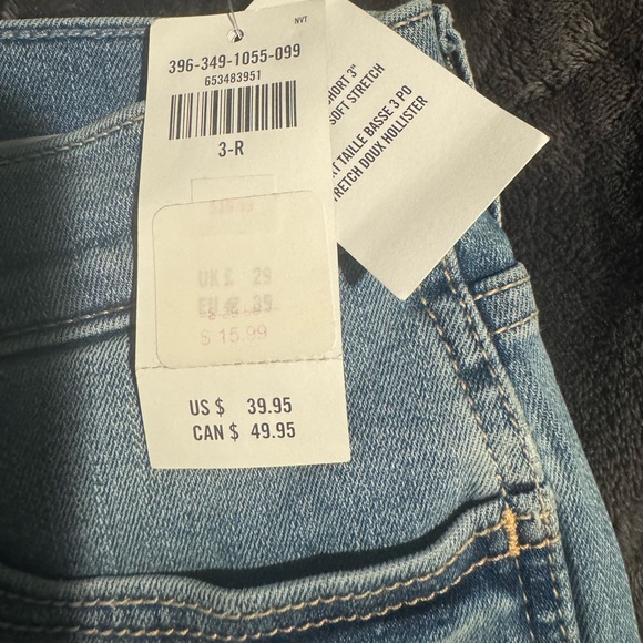 🆕NWT!! Hollister low-rise Jean shorts size 3!😊 - Picture 6 of 12